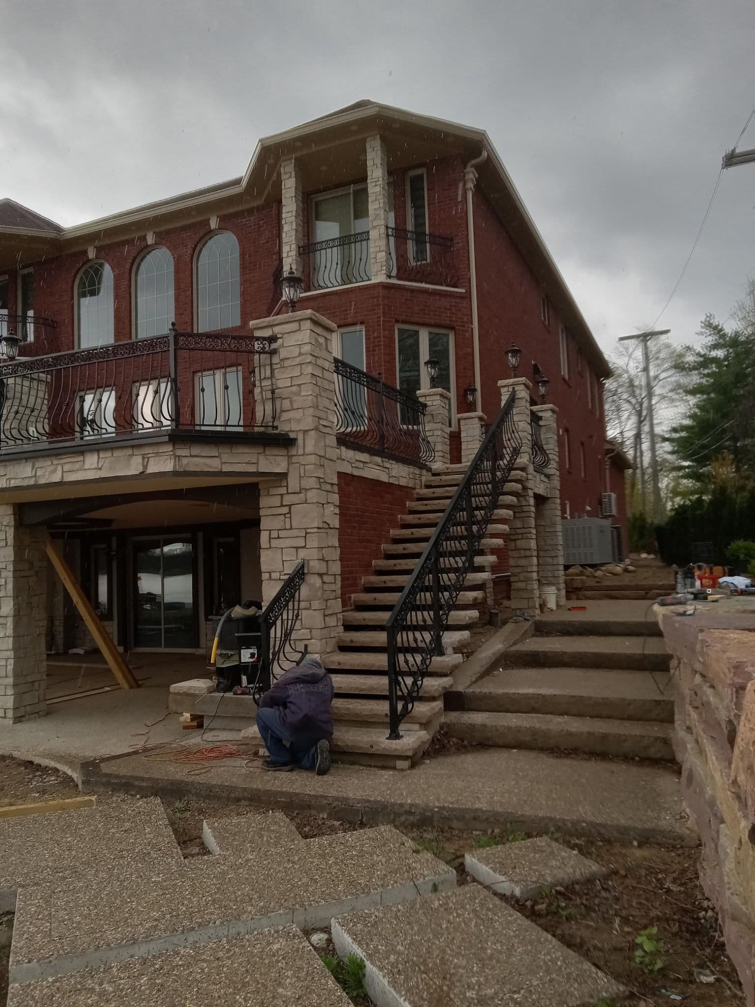 Custom Metal Railings in Warren, MI: What You Need to Know Before Ordering